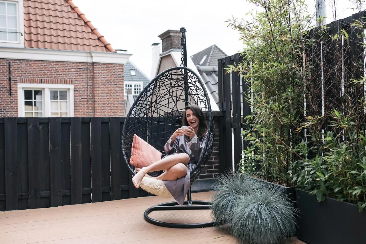 Pink Flamingo Boutique Hostel 헤이그