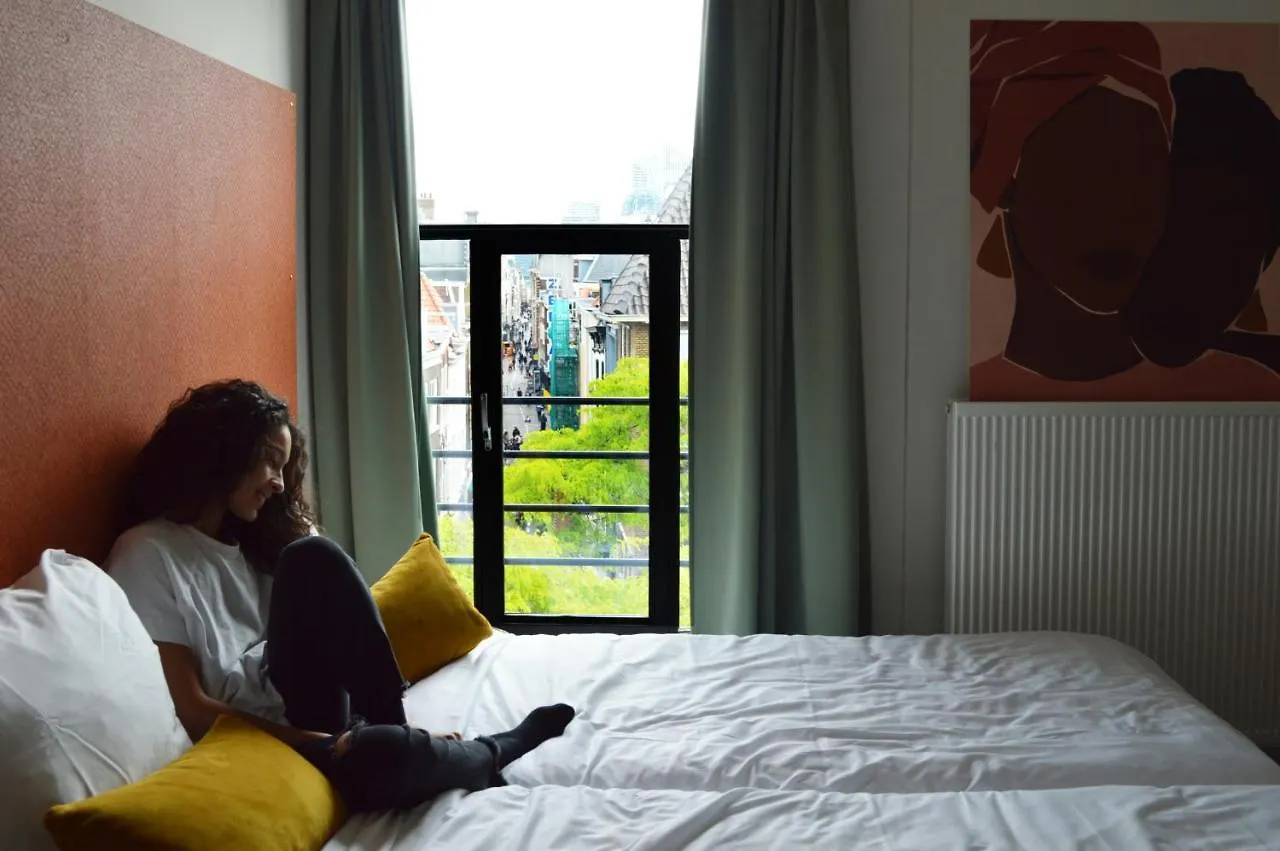 Pink Flamingo Boutique Hostel Гаага
